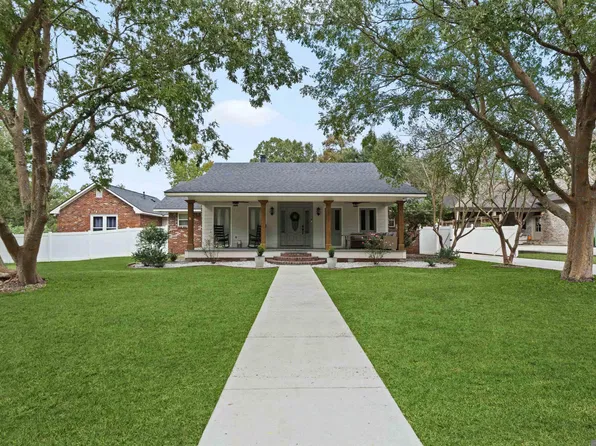 3221 Woodland Ridge Blvd, Baton Rouge, LA 70816