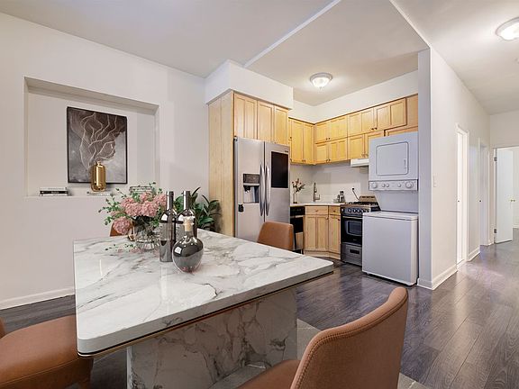3rd image of 314 W 58th St #4AA