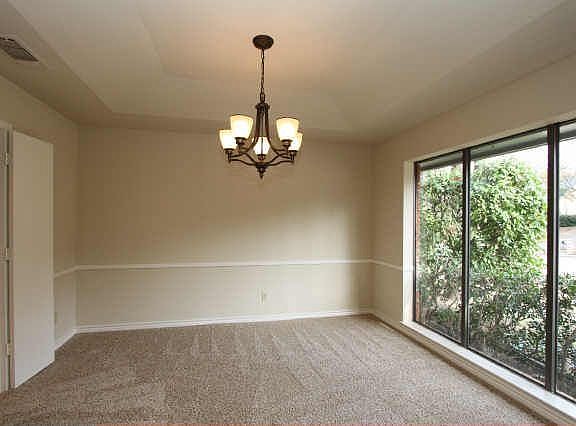 3rd image of 2708 Lincoln Dr