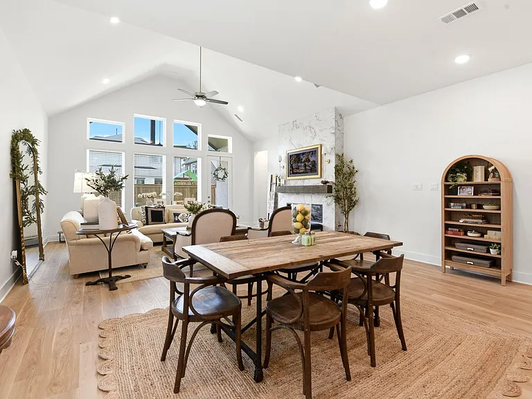 27927 Spring Falls Ct — Photo 15
