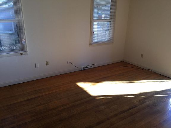 3rd image of 4616 Durbin Ave