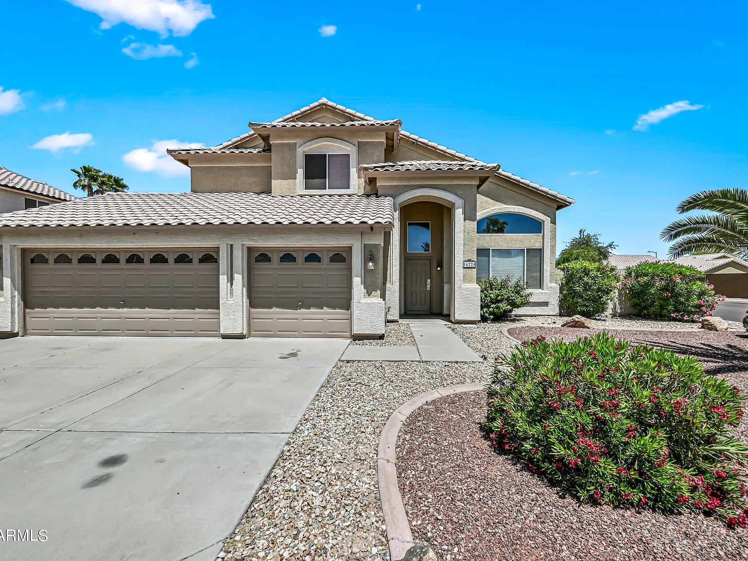 4 bed, 2.5 bath, 1917 sqft, $2,395 — Photo 2