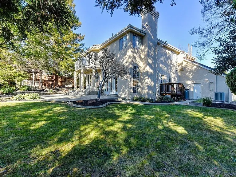 4650 Dorchester Ln — Photo 32