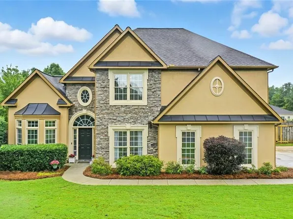 1047 Bradshaw Estates Dr, Canton, GA 30115