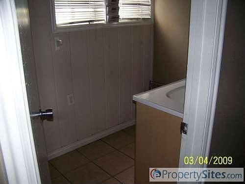 2nd image of 849 W Arapahoe Ave