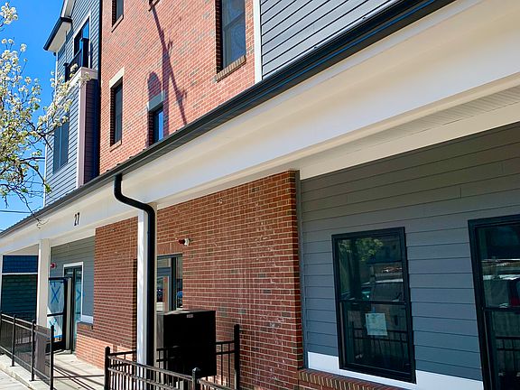 2nd image of 27 Franklin St #101