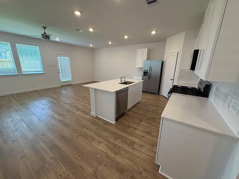 3539 Adelie Ln — Photo 6