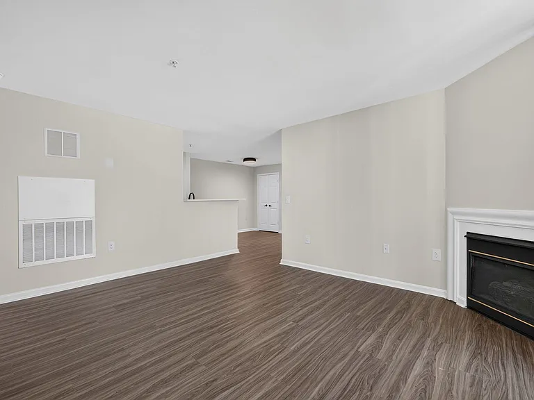The Residences at the Manor Apartments — Photo 7