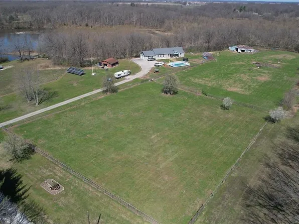 1445 Mount Zion Ave, Greenville, IL 62246