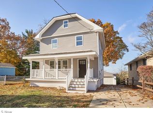 1940 8th St SW, Akron, OH 44314