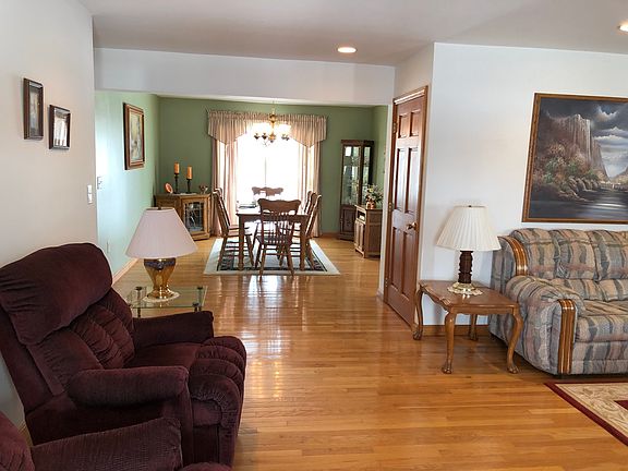 5th image of 1420 Grandview Dr