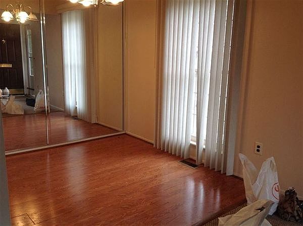 Eating area off kitchen