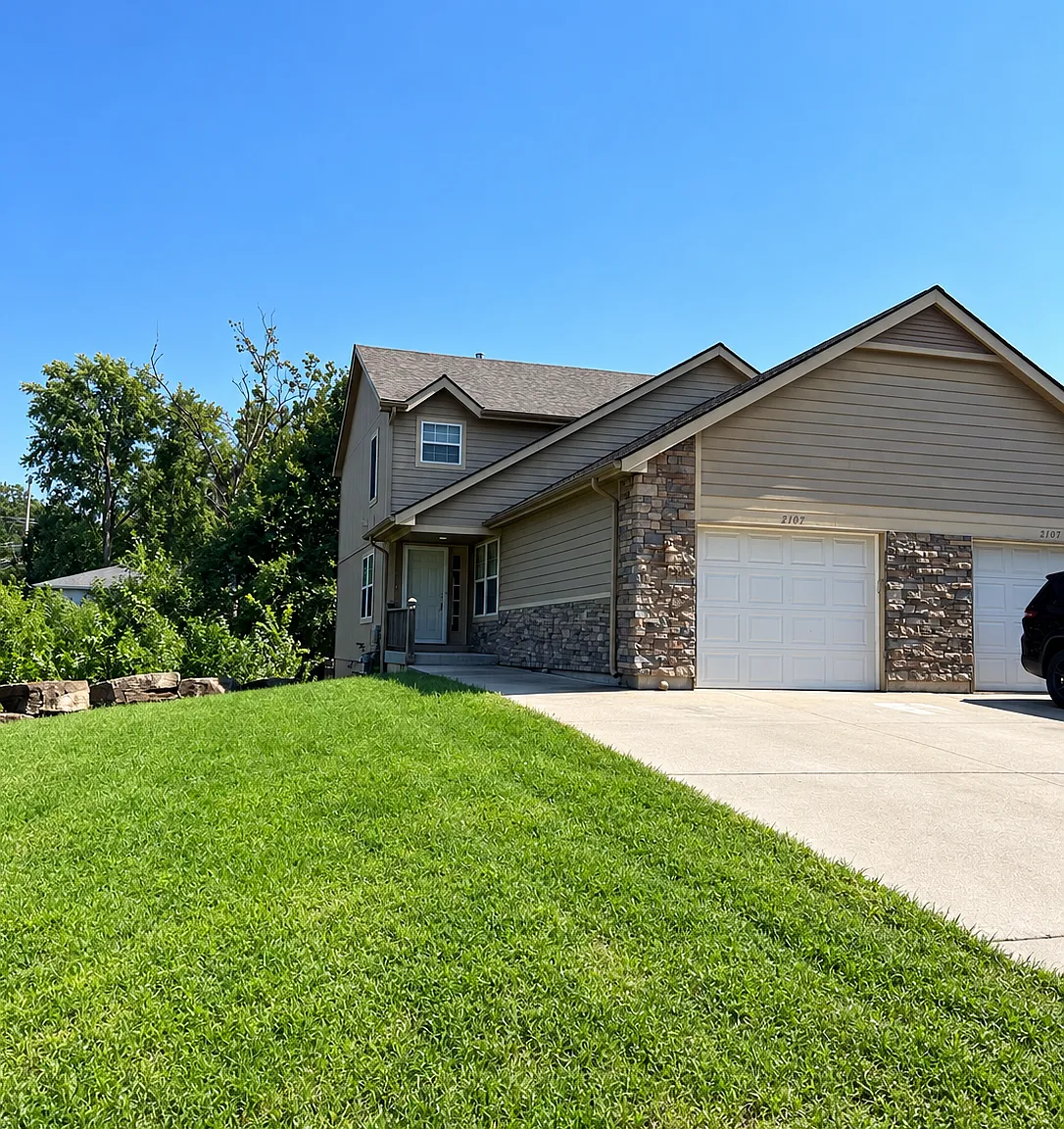 4 bed, 2632 sqft, $1,600 — Photo 1