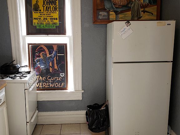 4th image of 3946 Wyandotte St #2