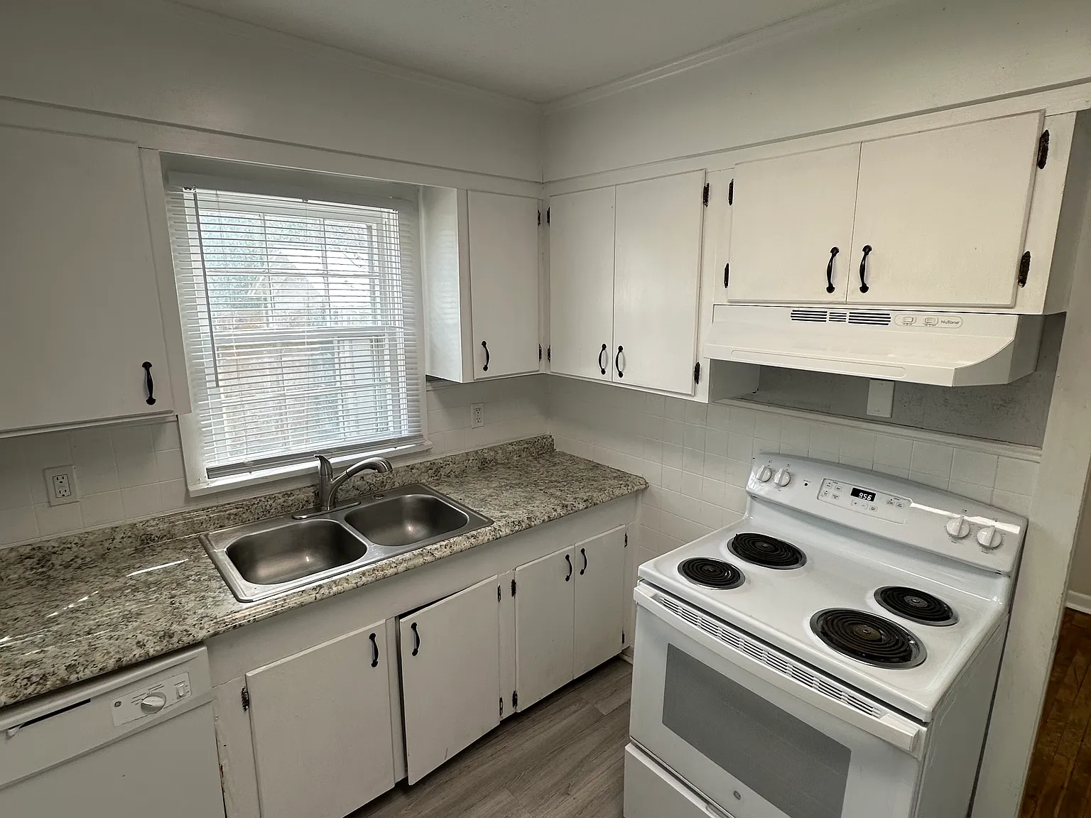 2 bed, 864 sqft, $1,100 — Photo 4