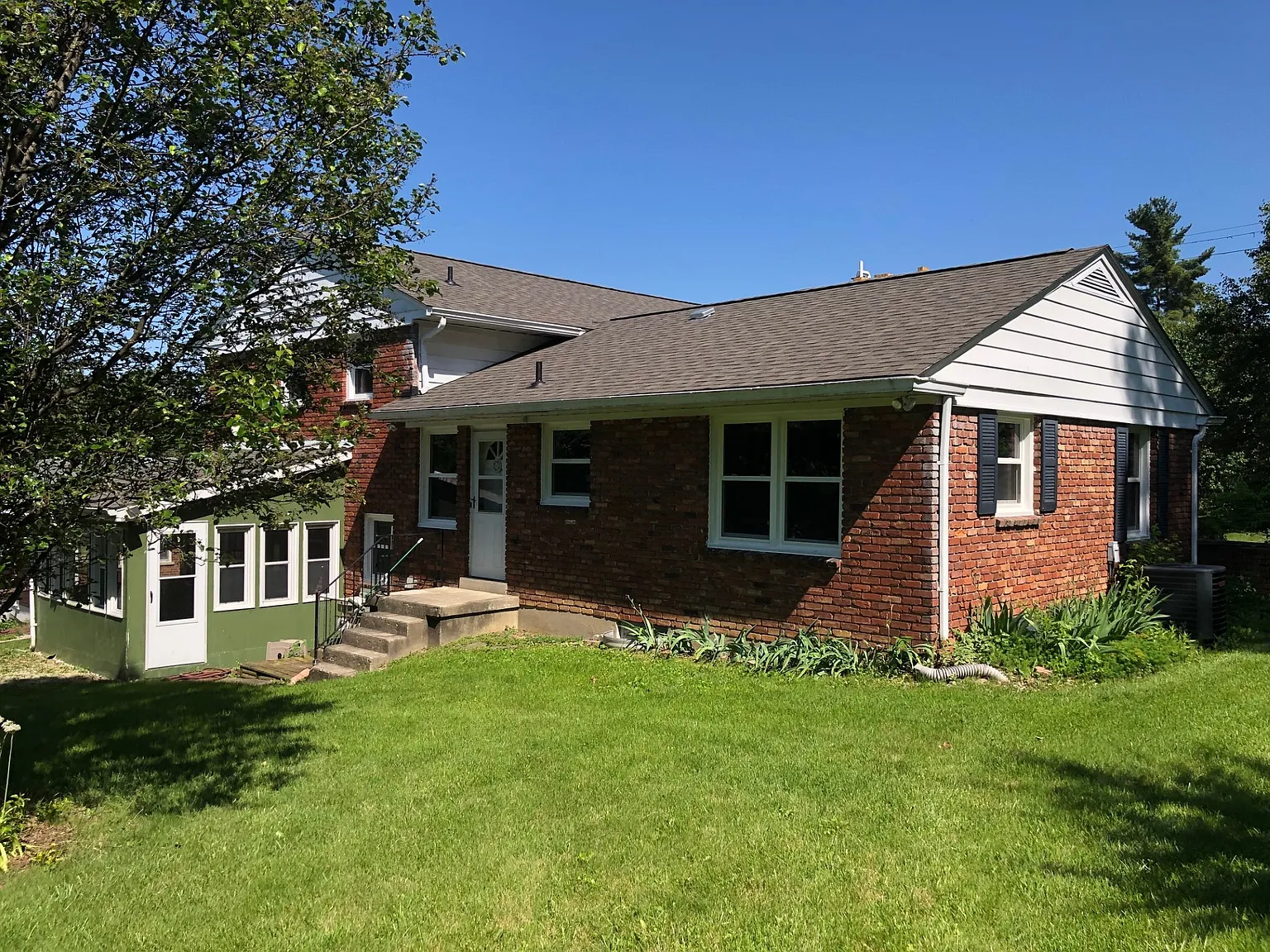 3 bed, 2225 sqft, $2,295 — Photo 3