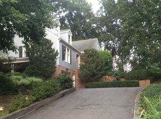 2539 N Ridgeview Rd, Arlington, VA 22207