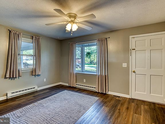 2nd image of 14182 Catalpa Dr