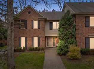 63 Barden Ct, Bloomfield Hills, MI 48304