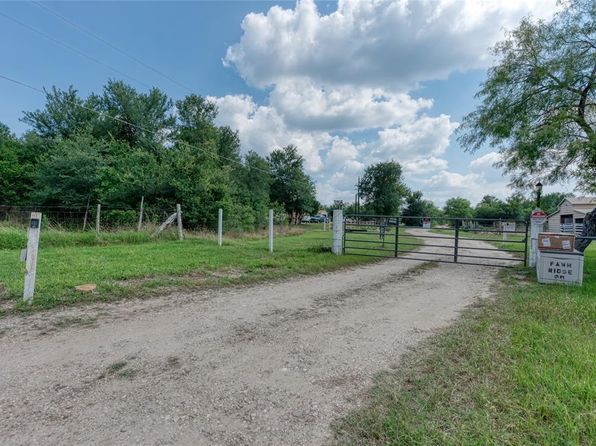 221 Fawn Ridge Rd, Cedar Creek, TX 78612