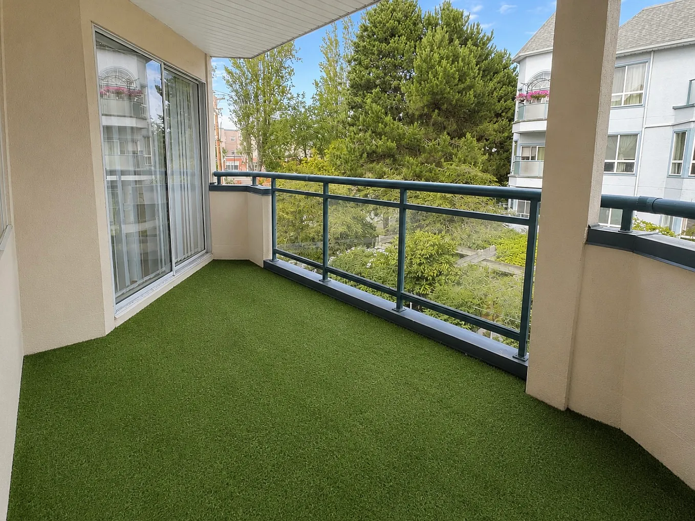 2 bed, 1134 sqft, $2,700 — Photo 4
