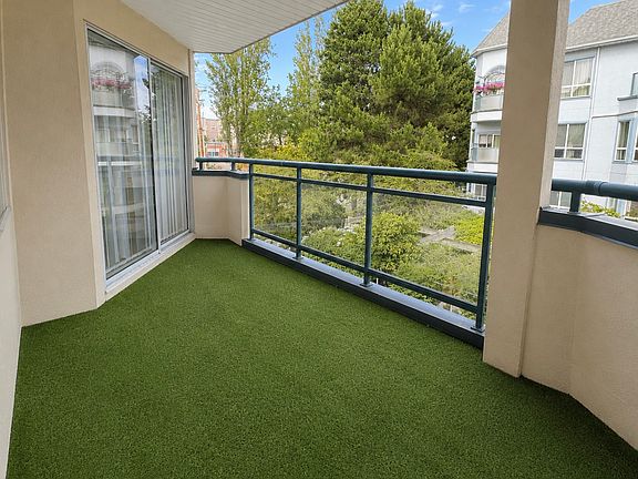 4th image of 8600 Lansdowne Rd