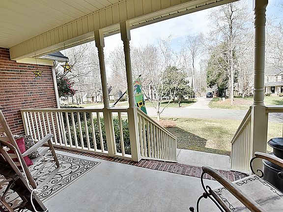 3rd image of 2229 Raven Dr