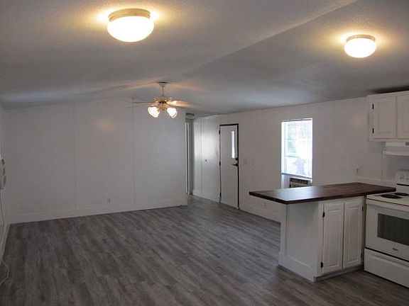 3rd image of 84 Lake Rd #A