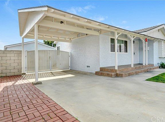 5th image of 9990 Maplewood St