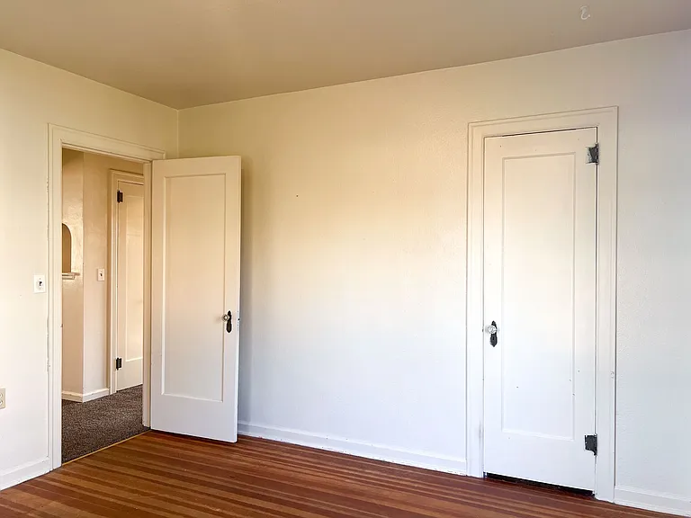 165 W Ash St — Photo 9