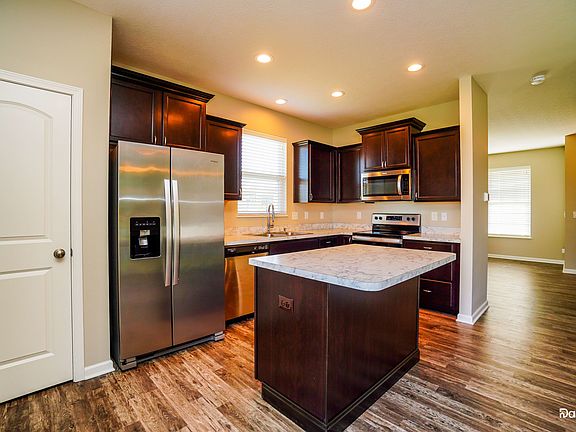 4th image of 540 Weaver Ridge Dr