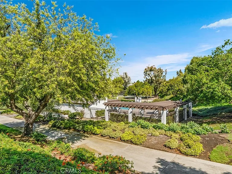 25732 Weston Dr — Photo 57