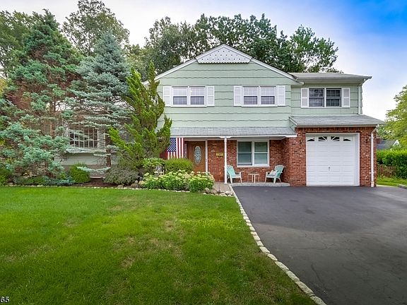 2nd image of 34 Donna Ln