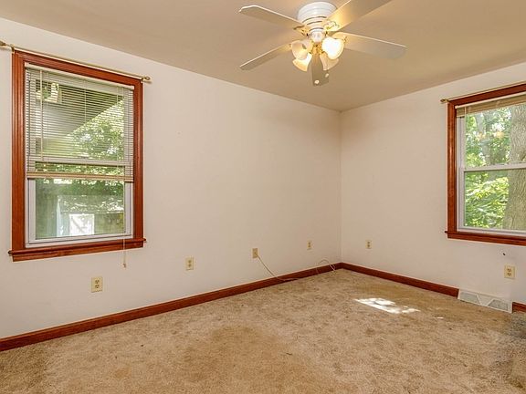 5th image of 78 Greenwood Pl