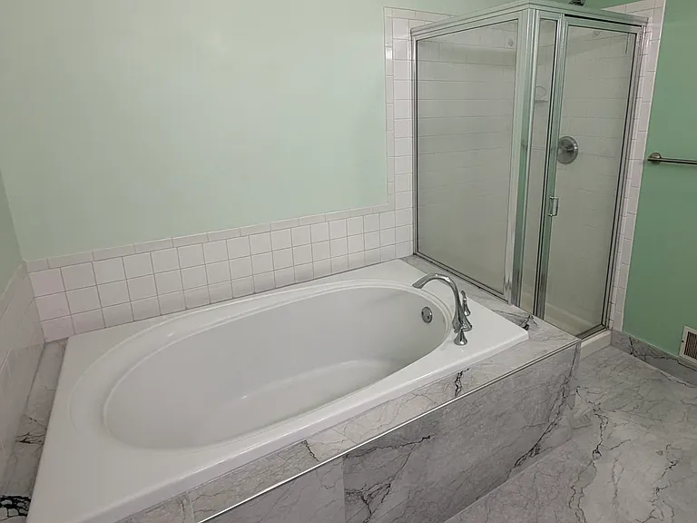 304 Harvest Ln — Photo 20