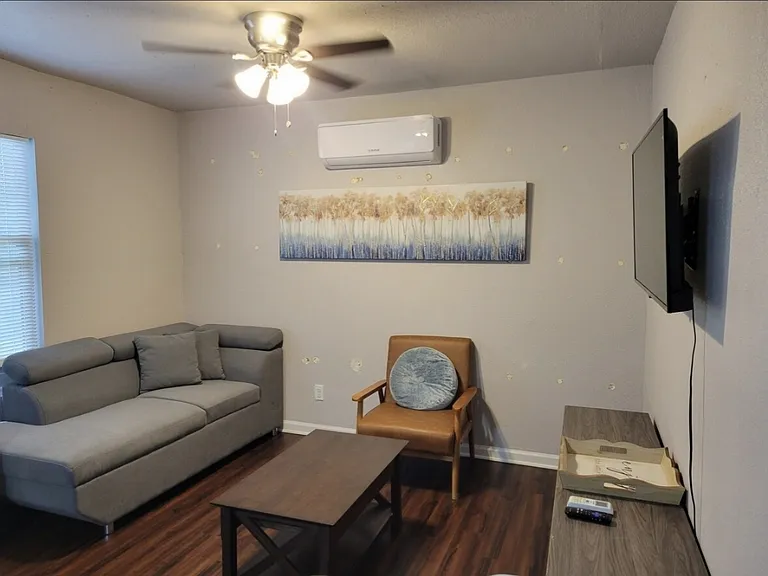 427 Princeton Ave — Photo 3