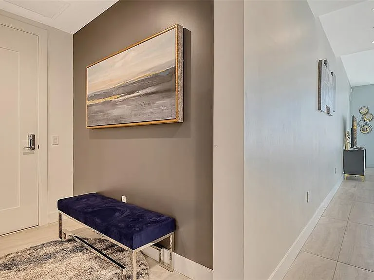 301 Quay Cmn #606 — Photo 20