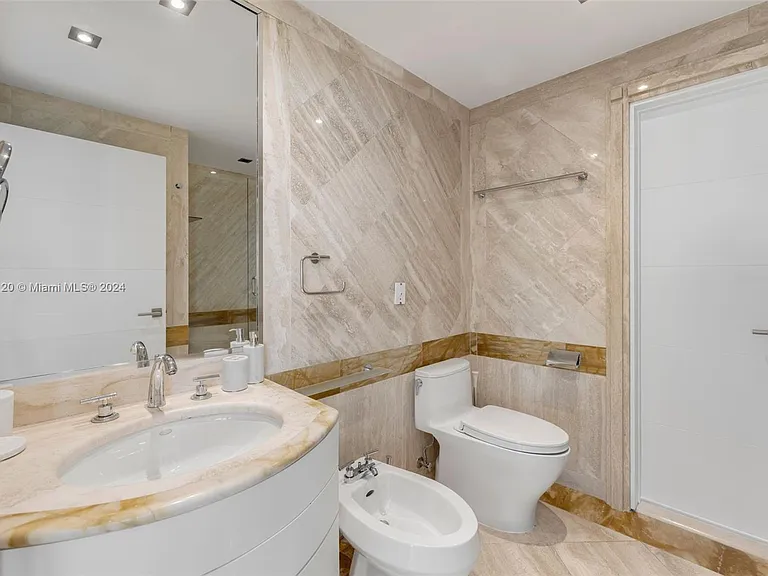 101 Ocean Dr #907 — Photo 24