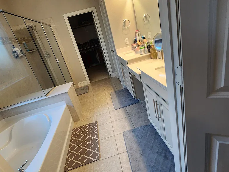 5901 Silverhollow Dr — Photo 10