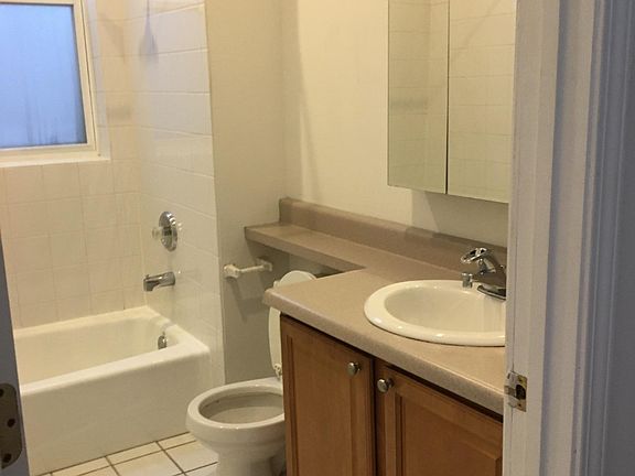 4th image of 2450 N Southport Ave #301A