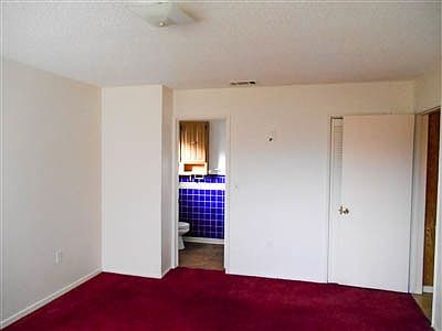 5th image of 853 N G St