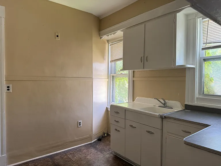 205 Fulton Ave — Photo 5