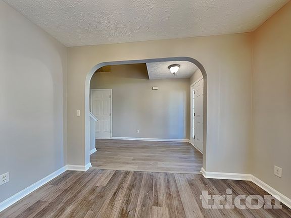 5th image of 75 Christopher Dr