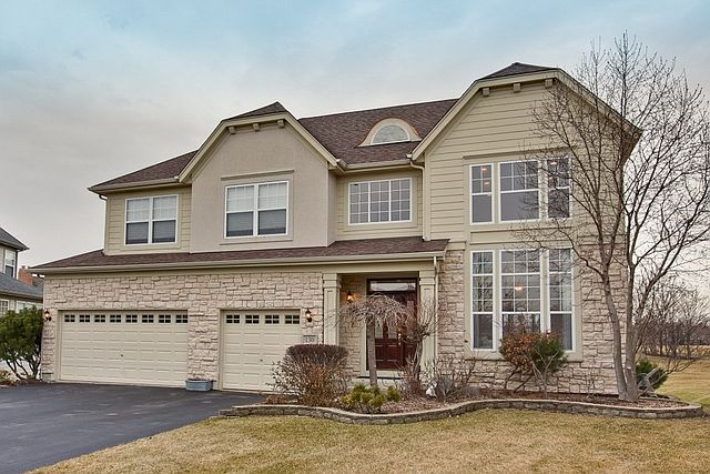 1st image of 130 E Colonial Dr