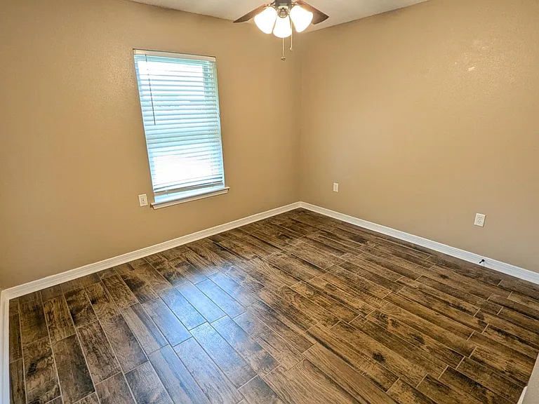 2409 Juneau Ln — Photo 14