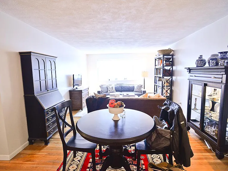 20 Radcliffe Rd #402 — Photo 2