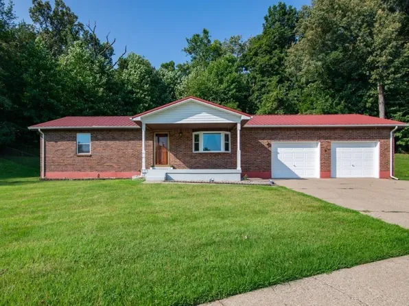 105 Crestwood Ct, Radcliff, KY 40160