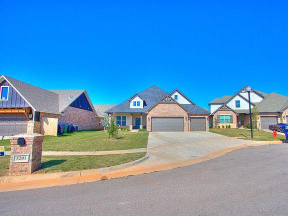 3rd image of 3201 Hayven Cir