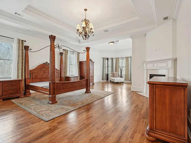 343 Summer Garden Dr — Photo 40