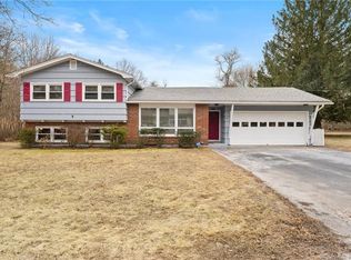 91 Grand View Ter, Brooklyn, CT 06234